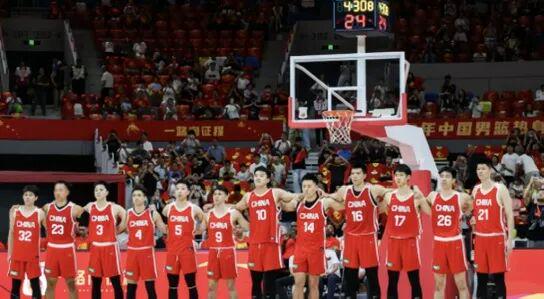 中国男篮VS卡塔尔12人大名单出炉！5后卫4锋线3内线阵容，赵继伟胡明轩杨瀚森领衔，李悦洲无缘榜单 - 开云体育（封面配图）